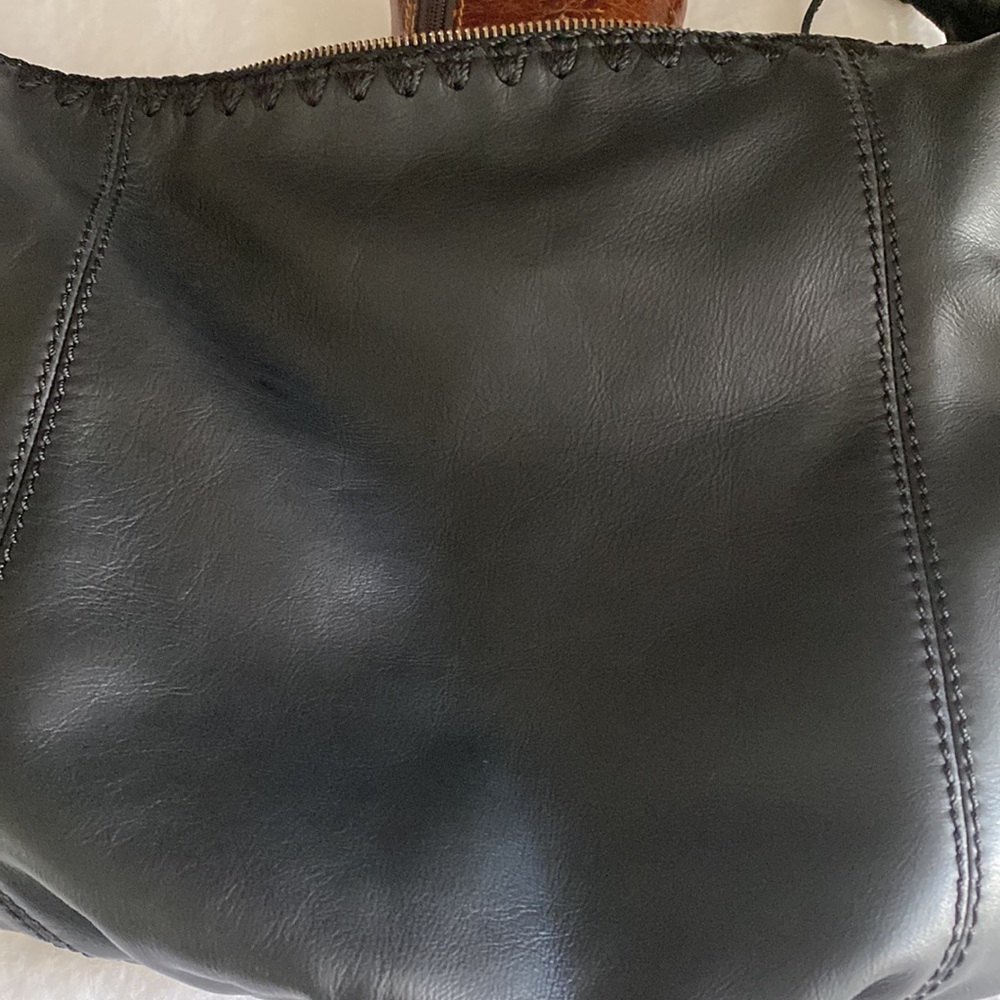 Beautiful SAK purse! In excellent used condition. - Picture 8 of 14